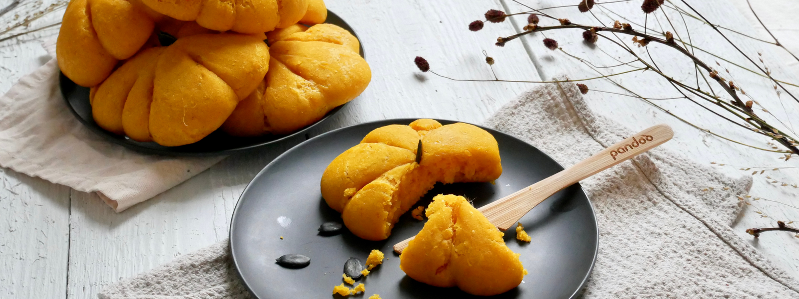 Fluffige Kürbisbrötchen mit Hefe